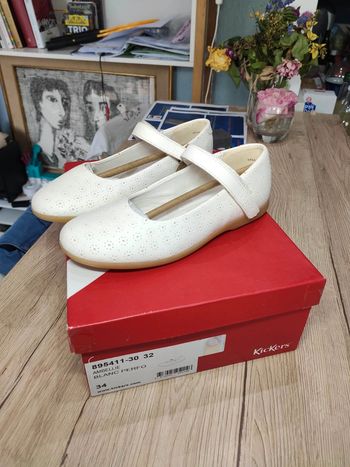 Chaussures sandales cuir kickers neuves 34