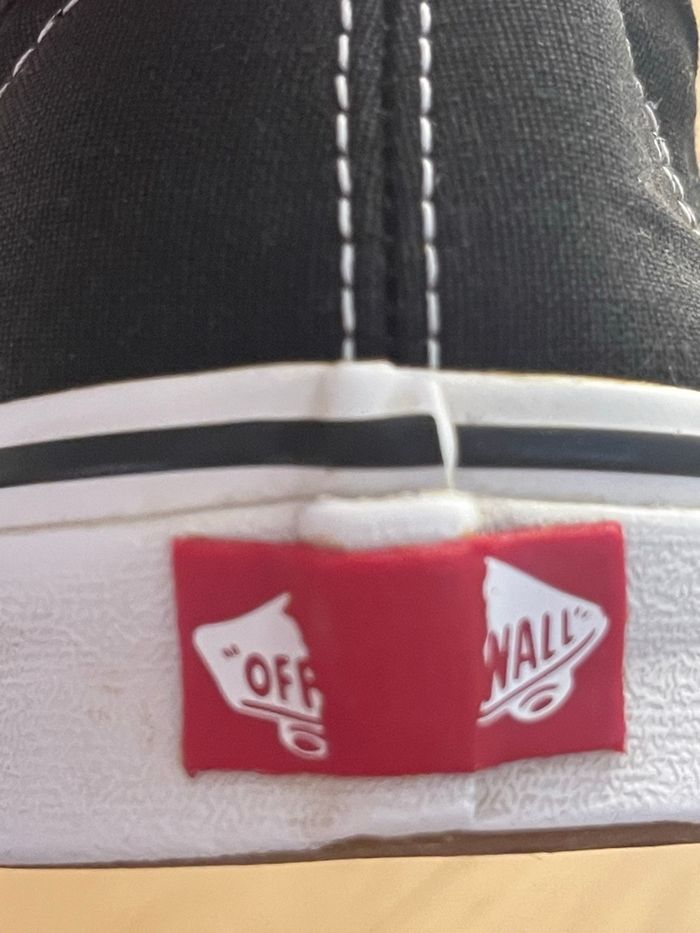 Baskets Vans noires et blanches - photo numéro 4