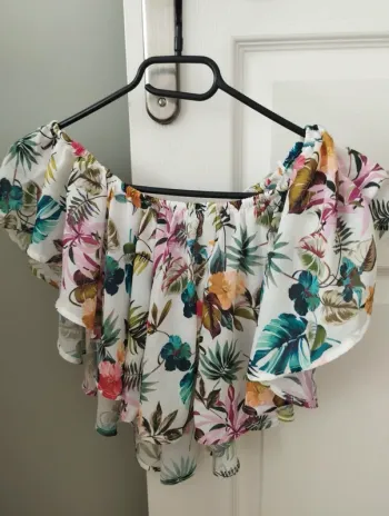 Crop top fleuri Bershka S