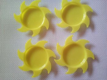 4 mini plats jaune * prix 2e * kiki60230