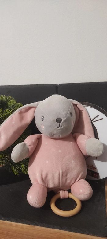 Doudou musical lapin rose étoiles kiabi nicotoy simba toys boule boîte à musique