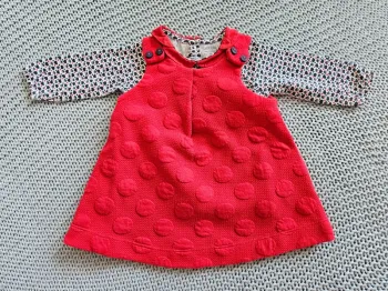 Ensemble rouge