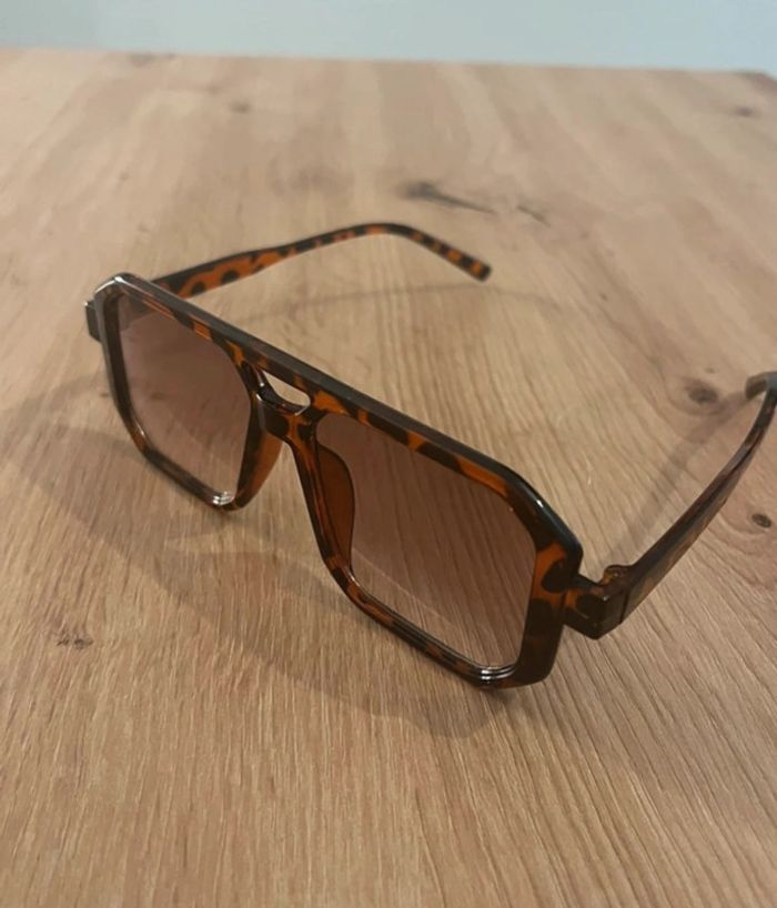 Lunettes de soleil marrons femmes vintages neuves