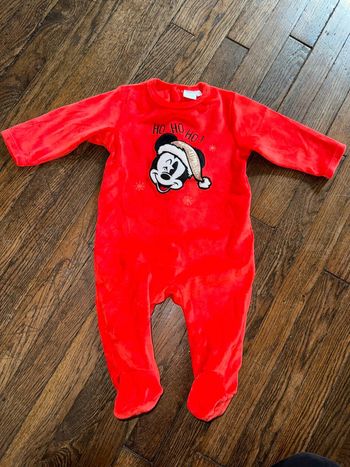 Pyjama velour Disney  Jamais porté 6 mois