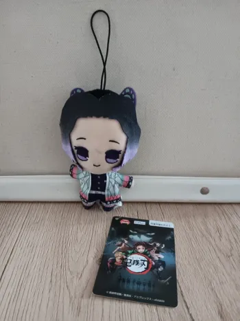 Petite peluche strap demon slayer kimetsu no yaiba shinobu