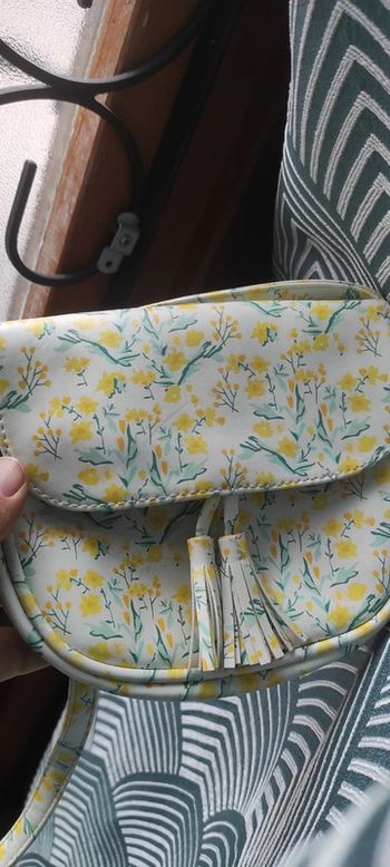 Petit sac à main printanier Primark blanc et fleurs jaunes
