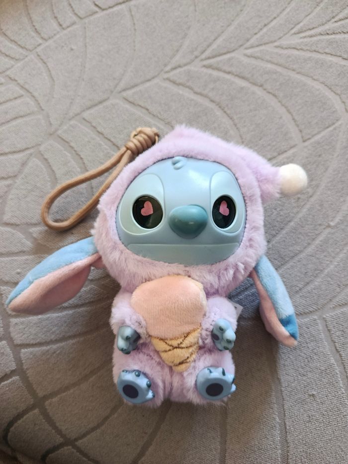 A saisir, NEUVES , lot de 2 jolies peluches " Stitch " ! - photo numéro 3
