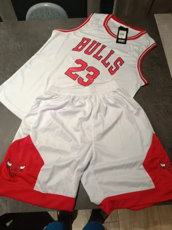 Tenue NBA Chicago Bulls Michael Jordan blanche. T.Xl