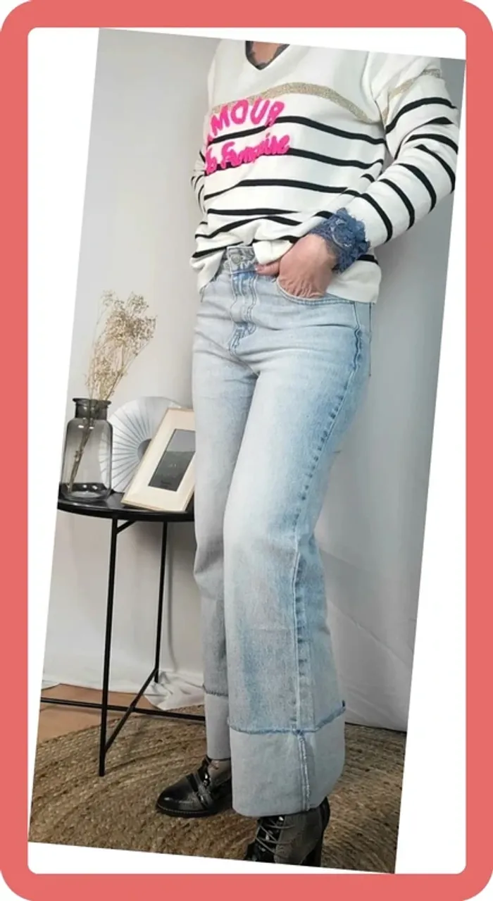 Jean a revers larges 🍒 - Taille 42 - Neuf - photo numéro 4