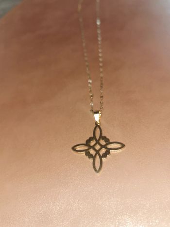 Collier et pendentif spirituel noeud de sorcière