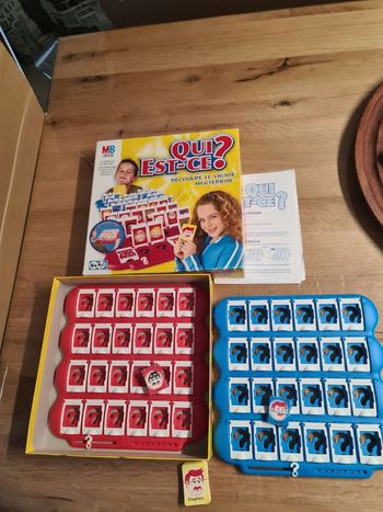 Jeu de société Qui Est-Ce ? Des éditions MB Jeux, 