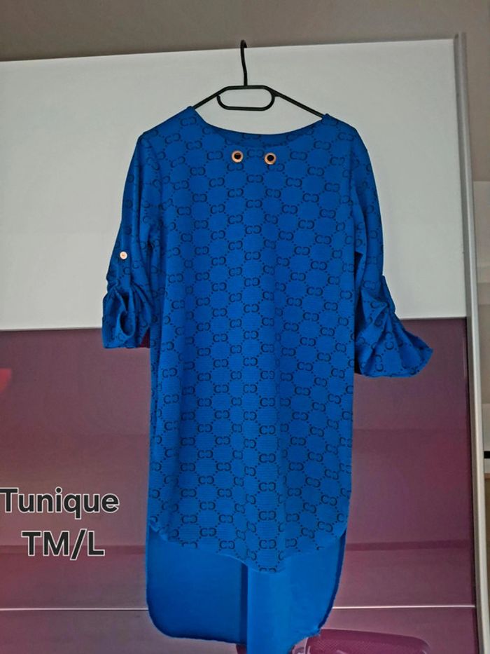 Très jolie tunique bleu