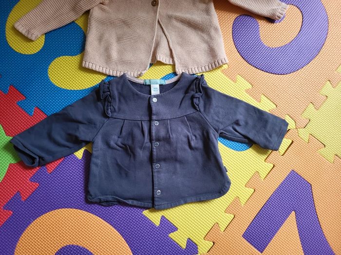 Lot de 2 gilets 3 mois - photo numéro 2