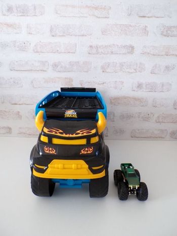 Camion Transporteur - Taureau - Hotwheels - Hot Wheels - Snake Bite   (J1)