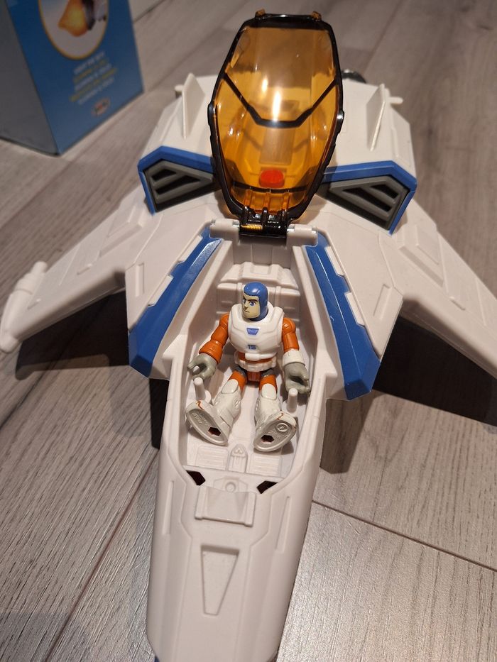 Vaisseau buzz l'éclair lightyear - photo numéro 5