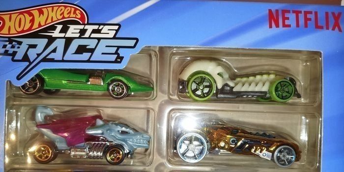 Hot Wheels Lot Let'Race 8 Pack Netflix Plus Planche a  Stickers et Coloriage Gt Scrotcher - photo numéro 2
