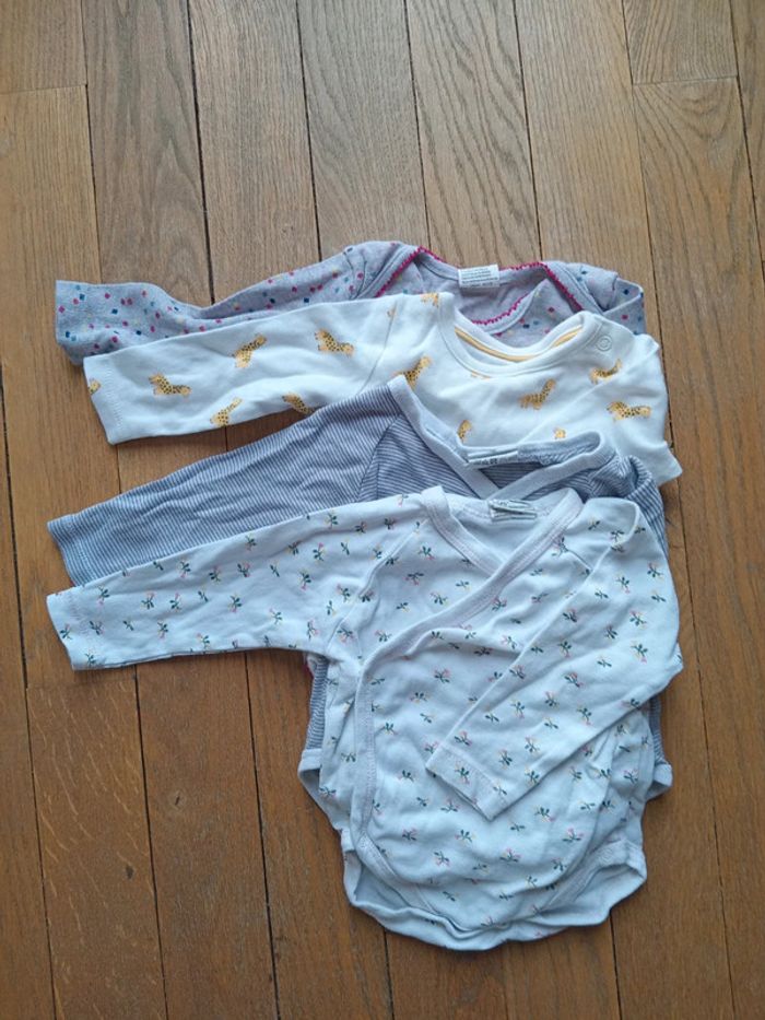 Lot 4 bodies 3 mois coton