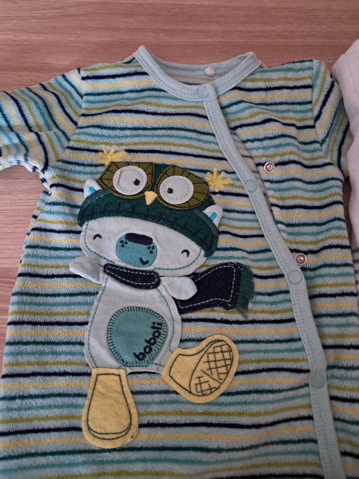 Lot 2 pyjamas/grenouillères 9 mois - photo numéro 2