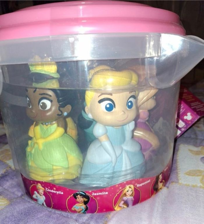 Seau figurines princesses disney pour bain - photo numéro 2
