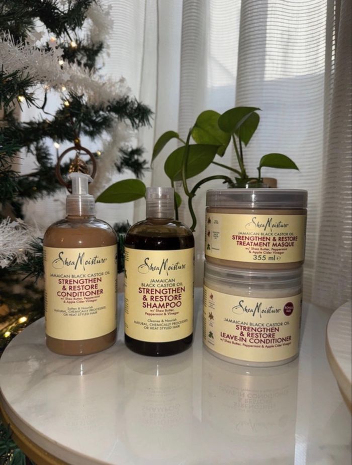 OFFRE  !  Lot de 4 produits Shea Moisture Strengthen & Restore (neufs)