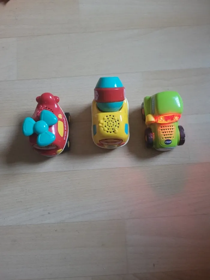 Lot de 6 jouet vetch bébé téléphone, clé et voiture - photo numéro 3