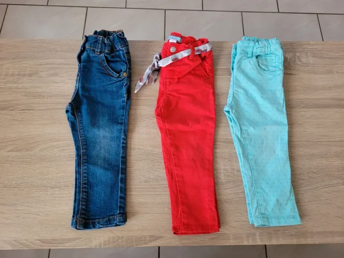 Lot de 3 pantalons fille en 18 mois
