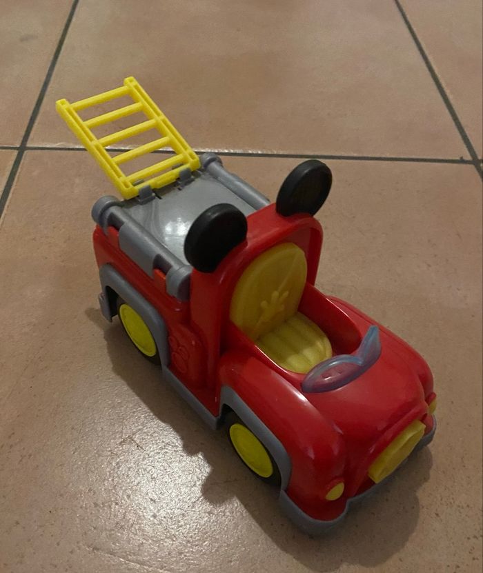 Voiture de pompier de Mickey - photo numéro 3