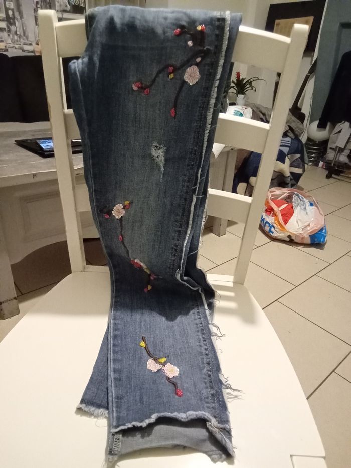 Jeans Desigual Brodé avec perles à la main Exotic Jeans T28 - photo numéro 2