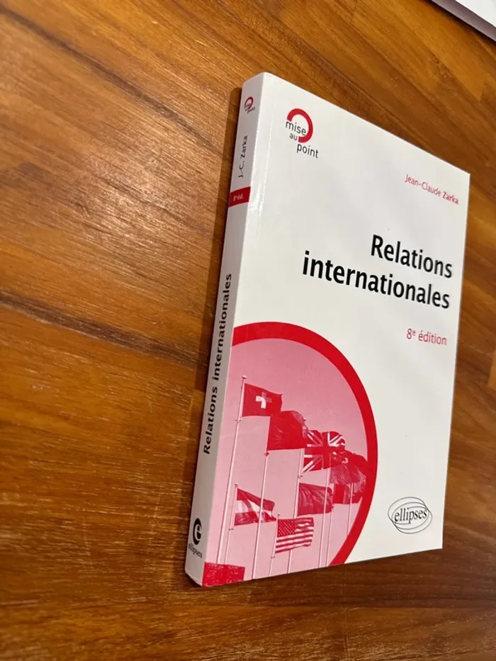 Livre, relation internationale, huitième édition - photo numéro 2