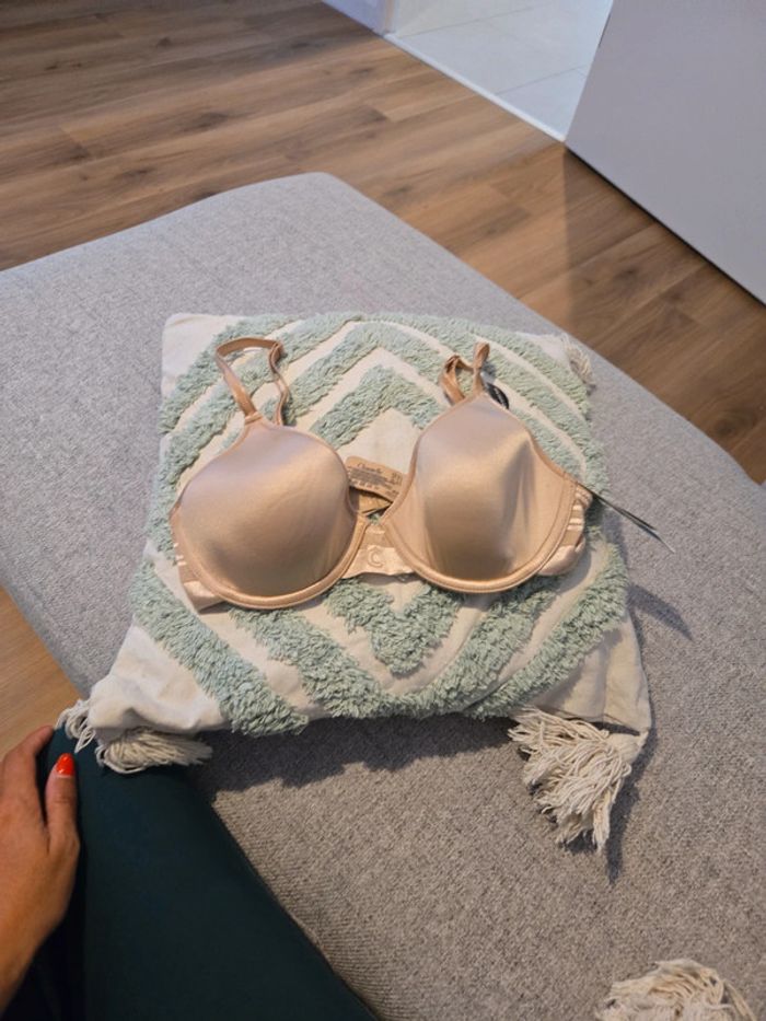 Soutien gorge chantelle 85c neuf avec étiquette