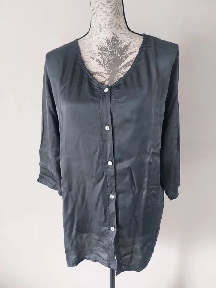 Haut gris satin