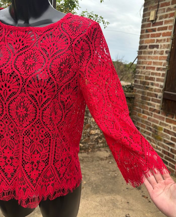 ❤️ Blouse en dentelle rouge à manches 3/4 – Kiabi – Taille 34 - photo numéro 4