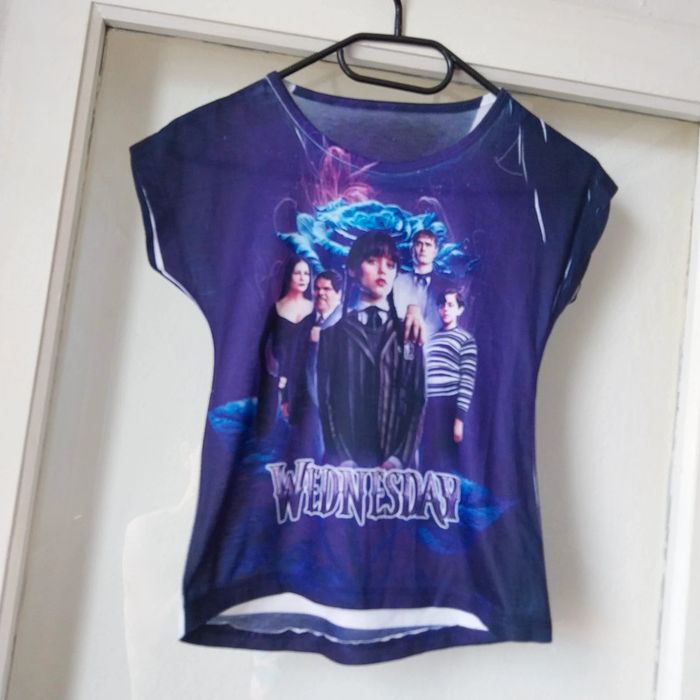 T-shirt mercredi taille 6 ans neuf