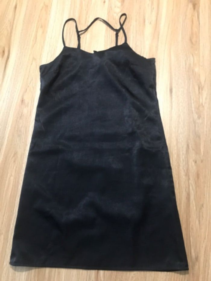 Robe courte satinée