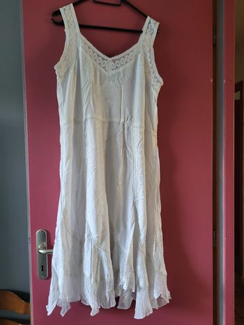 Robe blanche neuve