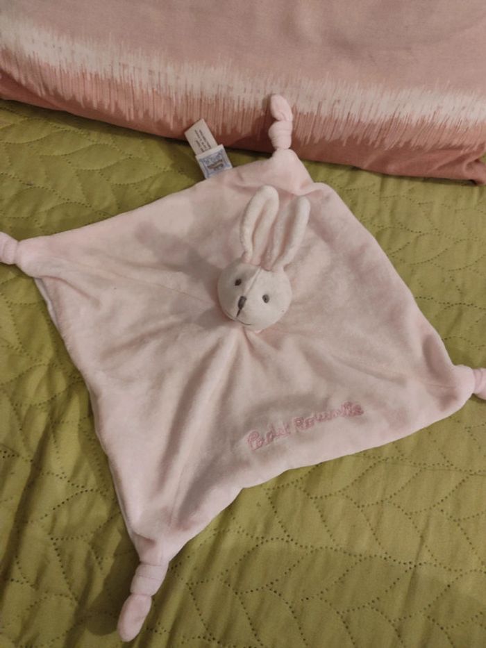 doudou lapin rose cadet rouselle