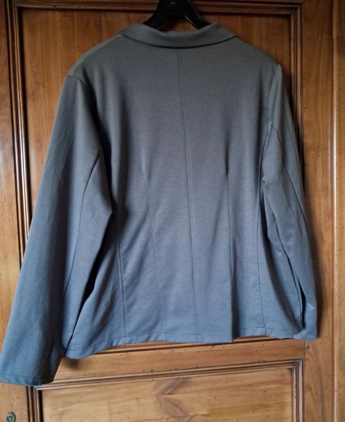 Veste NEUVE pour femme taille 52 - photo numéro 2