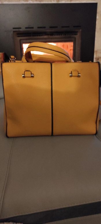 Sac à main jaune moutarde très bon état