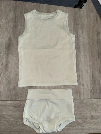 T-shirt sans manche culotte