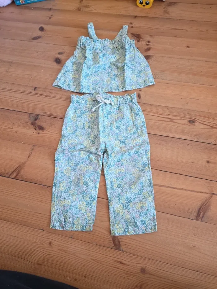 Lot de 7 vêtements fille en 18 mois. - photo numéro 2
