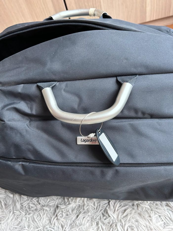 Neuf magnifique valise de voyage Lagardère grande contenance et pratique - photo numéro 9
