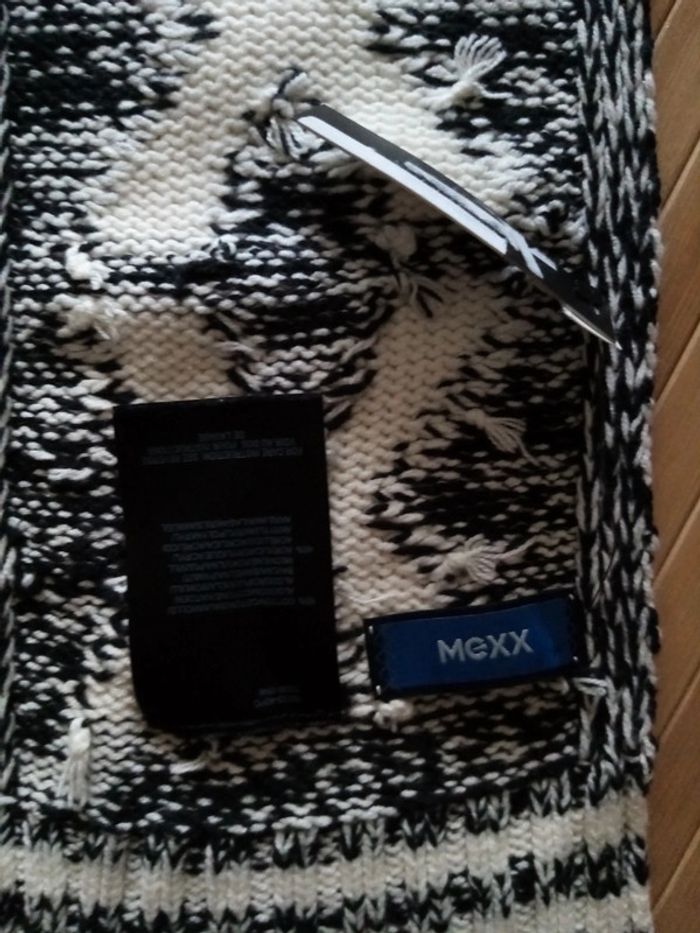 Écharpe mexx neuve - photo numéro 2
