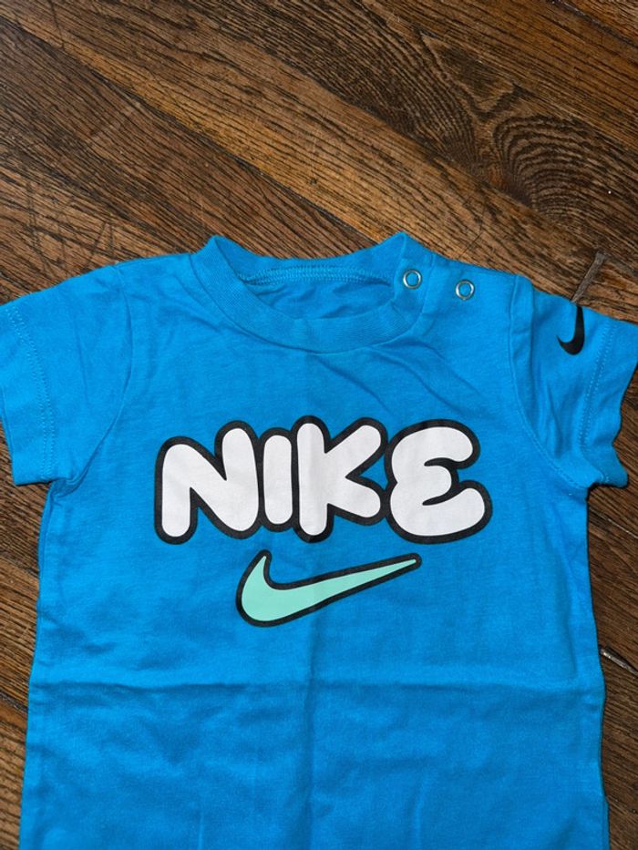 Barboteuse Nike 3 mois - photo numéro 2
