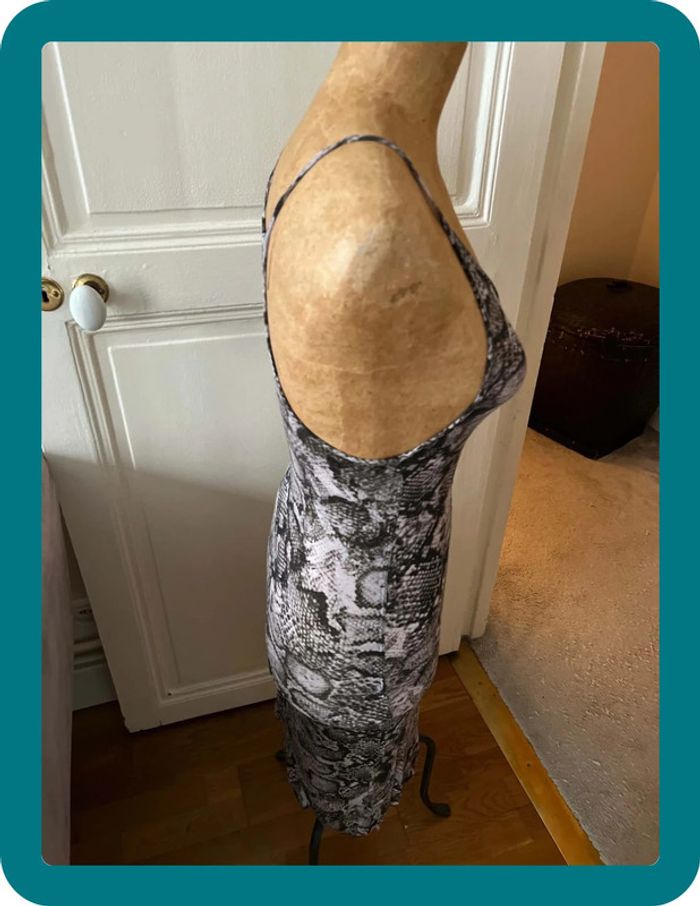 Fond de robe nuisette imprimée serpent taille XS - BCBGmaxazria - photo numéro 2