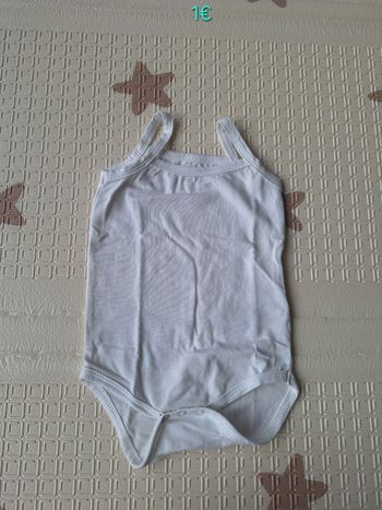 Body manches courtes bretelles 62/68cm (3-6 mois)