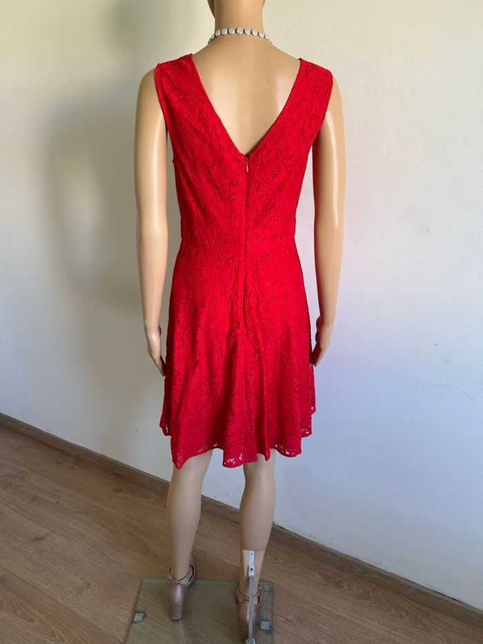 Robe rouge en dentelle sans manches Morgan taille 36 jamais portée - photo numéro 6