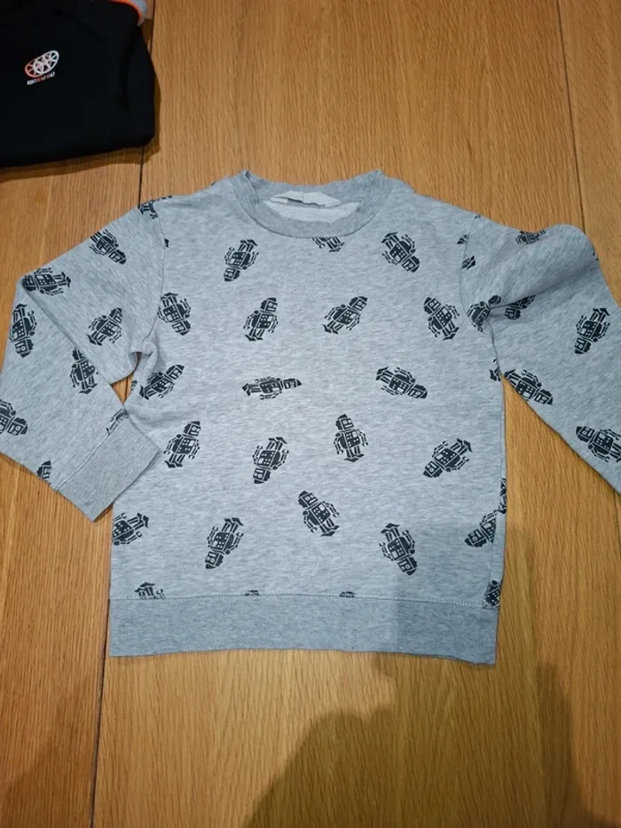 Lot pull et gilet - photo numéro 8