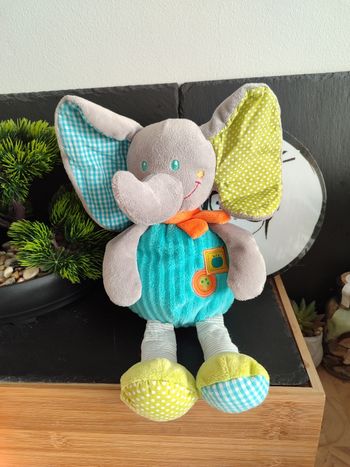 Éléphant Doudou Peluche Mots D'enfants Bleu Vert Pomme Echarpe Orange Champignon