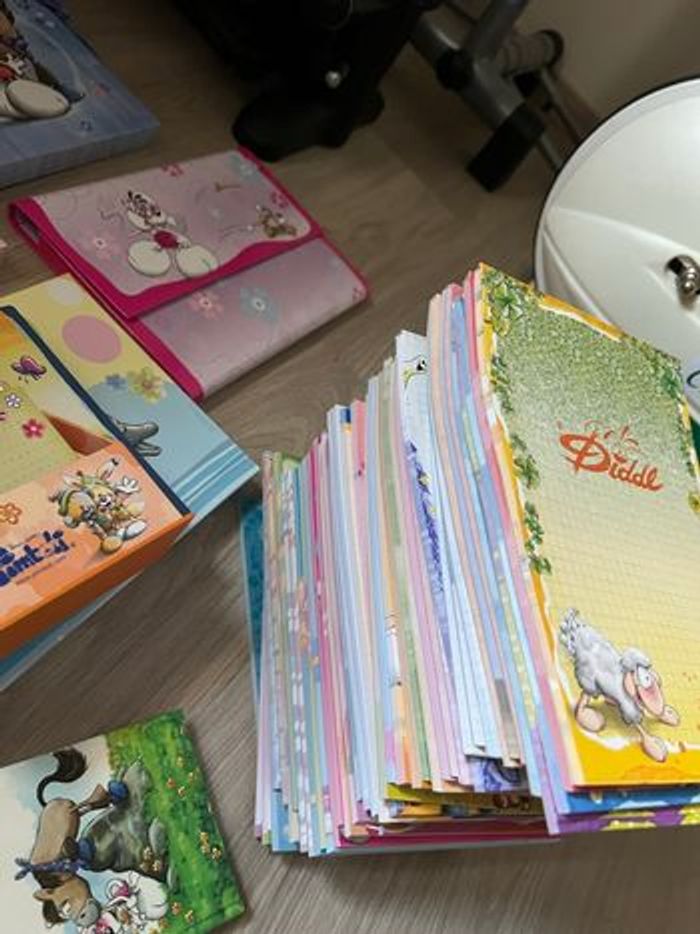 Lots de feuilles Diddl le prix n’est pas exacte faite moi votre liste ! - photo numéro 5