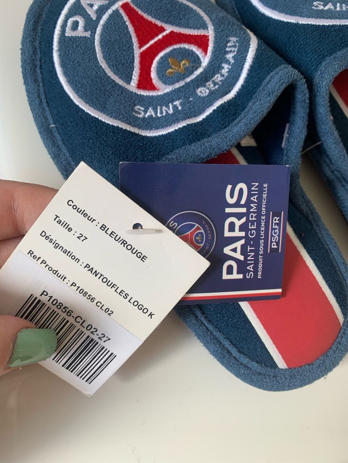 Pantoufles PSG - photo numéro 2